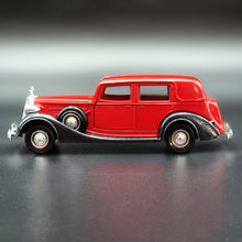 Load image into Gallery viewer, Solido Age D'Or 1937 Packard Sedan Red #4047 1:43 Die Cast Model