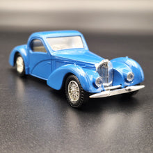 Load image into Gallery viewer, Solido Age D'or 1939 Bugatti Type 57S Atalante Blue #88 1:43 Die Cast Model