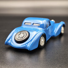 Load image into Gallery viewer, Solido Age D'or 1939 Bugatti Type 57S Atalante Blue #88 1:43 Die Cast Model