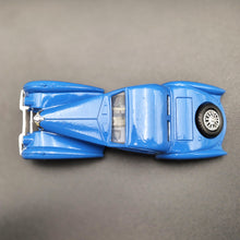 Load image into Gallery viewer, Solido Age D'or 1939 Bugatti Type 57S Atalante Blue #88 1:43 Die Cast Model