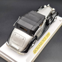 Load image into Gallery viewer, Solido Age D'or 1939 Rolls-Royce Phantom III Silver/Black #4046 1:43 Die Cast Model