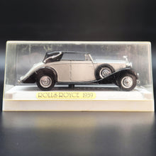 Load image into Gallery viewer, Solido Age D'or 1939 Rolls-Royce Phantom III Silver/Black #4046 1:43 Die Cast Model