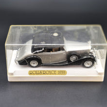 Load image into Gallery viewer, Solido Age D'or 1939 Rolls-Royce Phantom III Silver/Black #4046 1:43 Die Cast Model