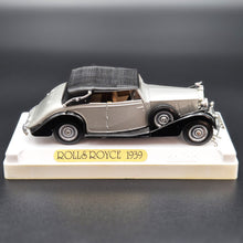 Load image into Gallery viewer, Solido Age D'or 1939 Rolls-Royce Phantom III Silver/Black #4046 1:43 Die Cast Model