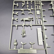 Load image into Gallery viewer, Tamiya German Machine Gun Troops (Infantry) #MM138 1:35 Scale Model Kit