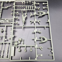 Load image into Gallery viewer, Tamiya German Machine Gun Troops (Infantry) #MM138 1:35 Scale Model Kit