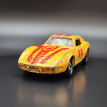 Load image into Gallery viewer, Tomica 1977 Chevrolet Corvette Stingray Dark Yellow #F21