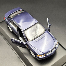 Load image into Gallery viewer, Welly 2002 BMW 745i Dark Purple 1:36 #9763 Collection Series Boxed