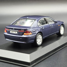 Load image into Gallery viewer, Welly 2002 BMW 745i Dark Purple 1:36 #9763 Collection Series Boxed