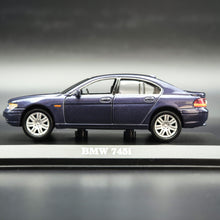 Load image into Gallery viewer, Welly 2002 BMW 745i Dark Purple 1:36 #9763 Collection Series Boxed