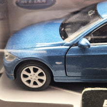 Load image into Gallery viewer, Welly 2005 BMW 330i E90 Metallic Blue #44011 1:43 Collection Series Boxed