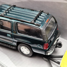 Load image into Gallery viewer, Welly 2001 Chevrolet Suburban & 1970 Ford Mustang Boss 302 Off-Roader Trailer Set Collection