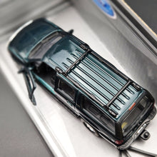 Load image into Gallery viewer, Welly 2001 Chevrolet Suburban & 1970 Ford Mustang Boss 302 Off-Roader Trailer Set Collection