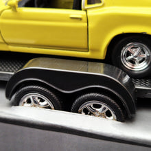 Load image into Gallery viewer, Welly 2001 Chevrolet Suburban & 1970 Ford Mustang Boss 302 Off-Roader Trailer Set Collection