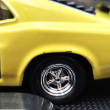 Load image into Gallery viewer, Welly 2001 Chevrolet Suburban & 1970 Ford Mustang Boss 302 Off-Roader Trailer Set Collection