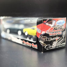 Load image into Gallery viewer, Welly 2001 Chevrolet Suburban & 1970 Ford Mustang Boss 302 Off-Roader Trailer Set Collection