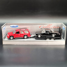 Load image into Gallery viewer, Welly 2002 Cadillac Escalade & 1965 Pontiac GTO Off-Roader Trailer Set Collection