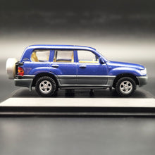 Load image into Gallery viewer, Yat-Ming 1998 Toyota Land Cruiser VXR Blue 1:43 Collectors Edition Diecast Car
