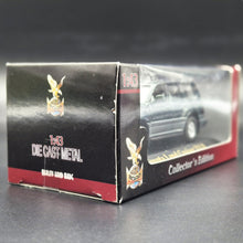 Load image into Gallery viewer, Yat-Ming 1998 Toyota Land Cruiser VXR Dark Green 1:43 Collectors Edition Diecast Car