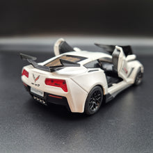 Load image into Gallery viewer, Explorafind 2016 Chevrolet Corvette Z06 C7.R White 1:32 Die Cast Car