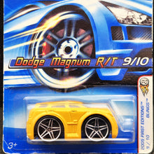 Load image into Gallery viewer, Hot Wheels 2005 Dodge Magum R/T Pearl Yellow #39 First Edition-Blings 9/10 Card