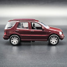 Load image into Gallery viewer, Smart Toys 2000 Mercedes-Benz ML430 Maroon 1:45 Diecast Car