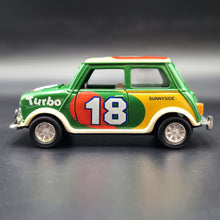 Load image into Gallery viewer, Superior Sunnyside 1996 Mini Cooper Mark VII Green 1:24 SS 5703 Die Cast Model