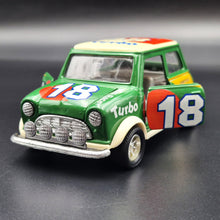 Load image into Gallery viewer, Superior Sunnyside 1996 Mini Cooper Mark VII Green 1:24 SS 5703 Die Cast Model