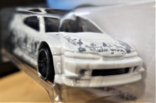 Load image into Gallery viewer, Hot Wheels 2018 Custom '01 Acura Integra GSR White #213 Nightburnerz 6/10 New