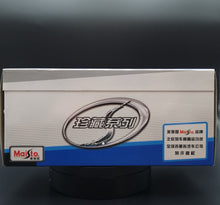 Load image into Gallery viewer, Maisto 2018 Porsche 911 GT2 RS Yellow 1:24 Die Cast Car