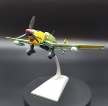 Load image into Gallery viewer, 1941 Junkers JU-87 B2 Stuka Luftwaffe Dive Bomber 1:72 Die Cast Plane