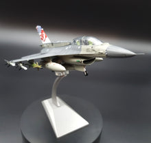 Load image into Gallery viewer, 1995 F-16C/D 'Fighting Falcon' 425th Fighter Squadron USAAF/RSAF 1:72 Die Cast Plane