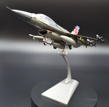 Load image into Gallery viewer, 1995 F-16C/D 'Fighting Falcon' 425th Fighter Squadron USAAF/RSAF 1:72 Die Cast Plane
