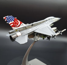 Load image into Gallery viewer, 1995 F-16C/D 'Fighting Falcon' 425th Fighter Squadron USAAF/RSAF 1:72 Die Cast Plane