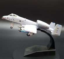Load image into Gallery viewer, 1994 USAAF Fairchild Republic A-10 Thunderbolt II Armed Attack Aircraft 1:100 Die Cast Plane