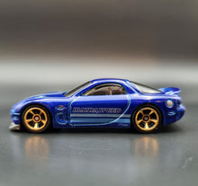 Load image into Gallery viewer, Hot Wheels 2020 '95 Mazda RX-7 Dark Blue #43 HW Turbo 4/5