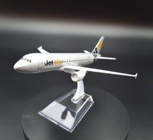 Load image into Gallery viewer, Airbus A320 Jetstar Airlines 1:400 Metal Die Cast Airliner Plane