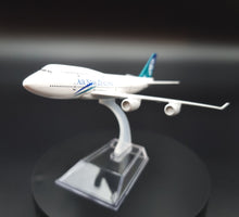 Load image into Gallery viewer, Boeing B747-400 AIr New Zealand 1:400 Metal Die Cast Airliner Plane