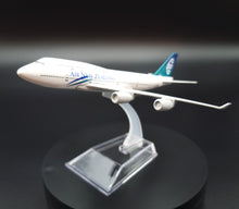 Load image into Gallery viewer, Boeing B747-400 AIr New Zealand 1:400 Metal Die Cast Airliner Plane