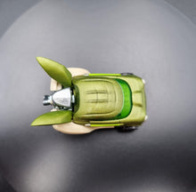 Load image into Gallery viewer, Hot Wheels 2014 Yoda Green Stars Wars Character Cars #5