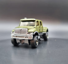 Load image into Gallery viewer, Matchbox 2018 International CXT Matt Olive Green #22 MBX Construction 1/20