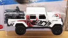 Load image into Gallery viewer, Hot Wheels 2022 '20 Jeep Gladiator White #26 Baja Blazers 4/10 New Long Card