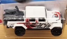 Load image into Gallery viewer, Hot Wheels 2022 '20 Jeep Gladiator White #26 Baja Blazers 4/10 New Long Card