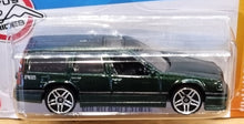 Load image into Gallery viewer, HOT WHEELS DIE CAR - 2022 Volvo 850 Estate Dark Green #140 HW Wagons 2/5 New Long Card