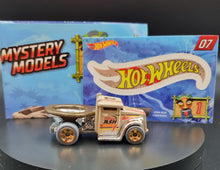 Load image into Gallery viewer, Hot Wheels 2021 Gotta Go Matte Tan #7 Mystery Models Series 1
