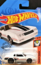 Load image into Gallery viewer, Hot Wheels 2020 '86 Monte Carlo SS Pearl White #196 Muscle Mania 6/10 New