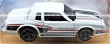 Load image into Gallery viewer, Hot Wheels 2020 '86 Monte Carlo SS Pearl White #196 Muscle Mania 6/10 New