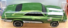 Load image into Gallery viewer, Hot Wheels 2018 '69 Dodge Charger 500 Green #92 Muscle Mania 6/10 New Long Card