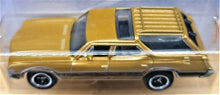 Load image into Gallery viewer, Matchbox 2019 '71 Oldsmobile Vista Cruiser Brown #13 MBX Road Trip 4/20 New
