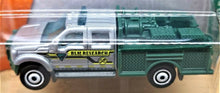 Load image into Gallery viewer, Matchbox 2017 Ford F-550 Super Duty Silver/Green #125 MBX Explorers New